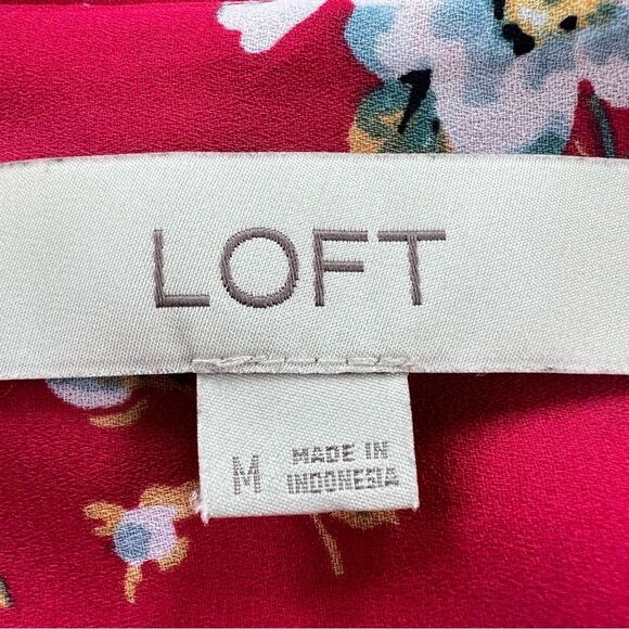 LOFT Magenta Floral Flutter Short Sleeve V Neck Pop Over Blouse Size M - Picture 5 of 10